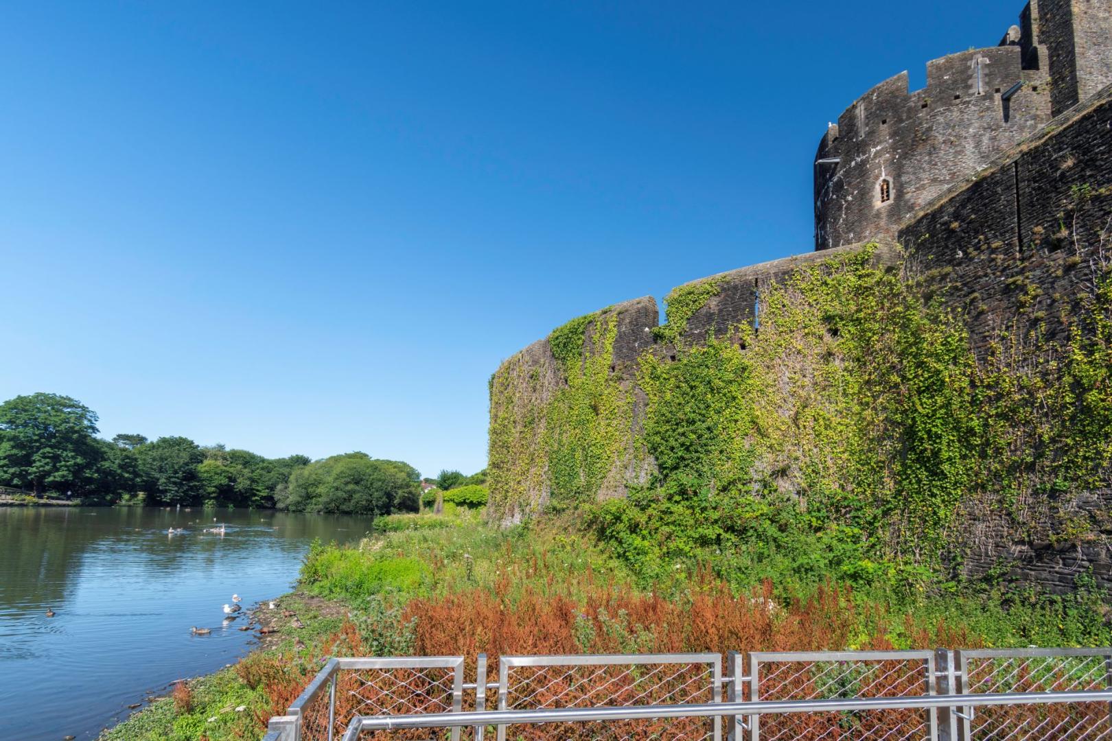 caerphilly-castle-cadw